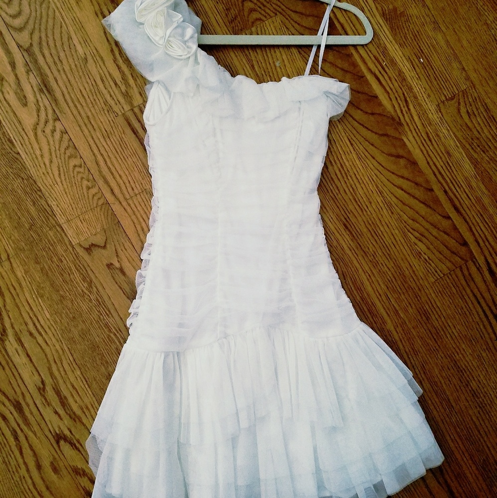 Beautiful Flowy Ruffle Ivory Dress