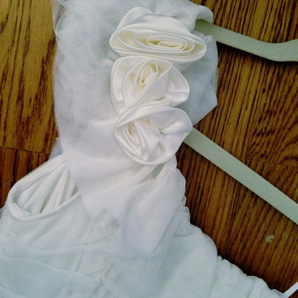 Beautiful Flowy Ruffle Ivory Dress - Picture 2 of 3