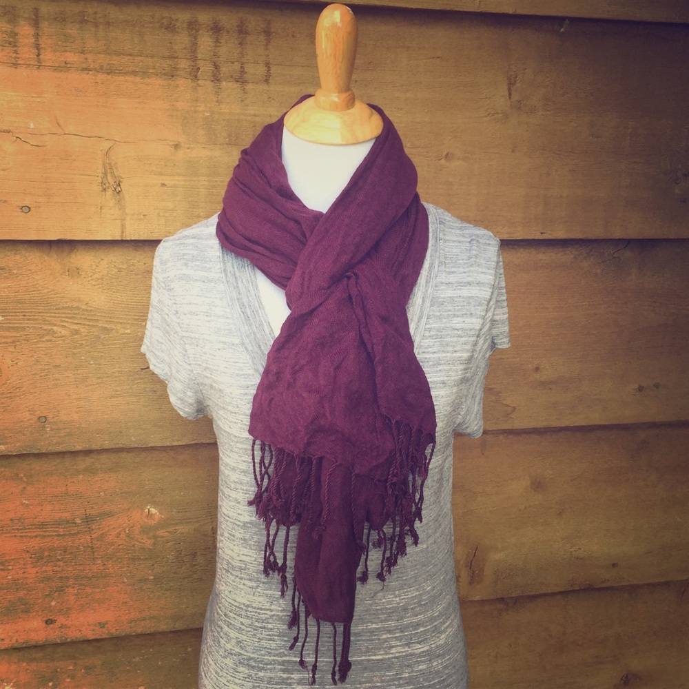 ‼️$5 Sale‼️Gorgeous Purple Scarf