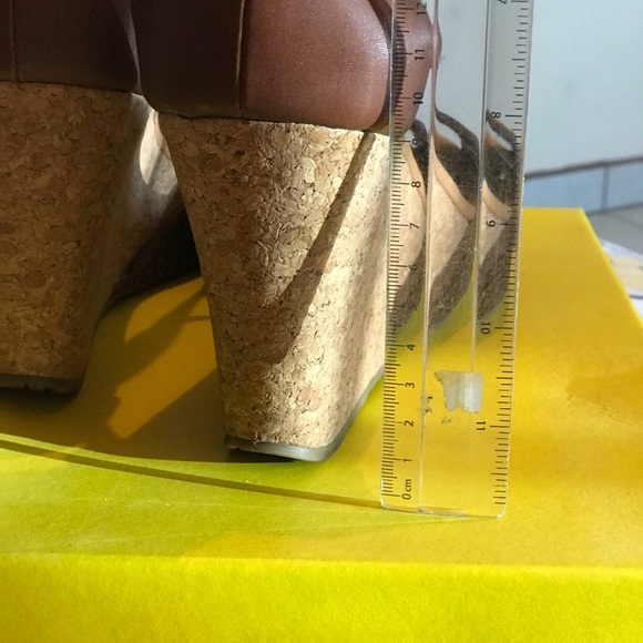 High heels - Picture 3 of 3