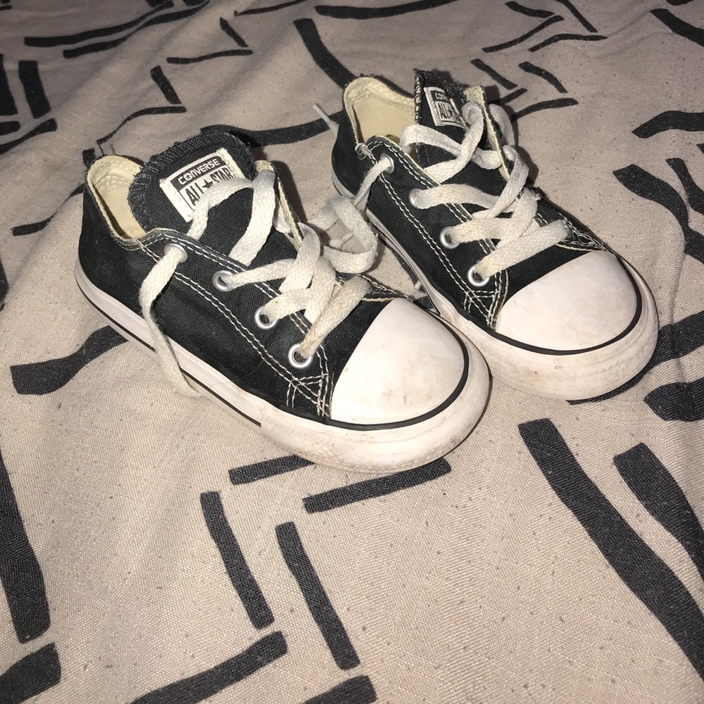 Little kids Black converses