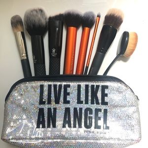 8 Brush bundle w/ FREE VS make up bag ✨