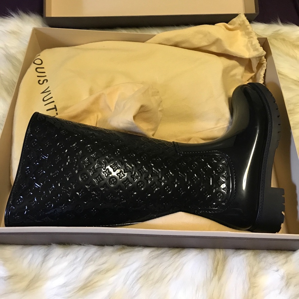 1 time use.  Luis Vuitton