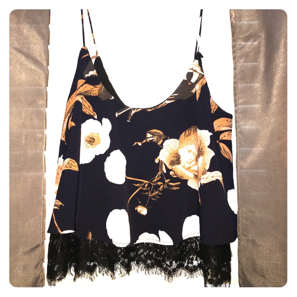 Boutique- Floral Crop Top