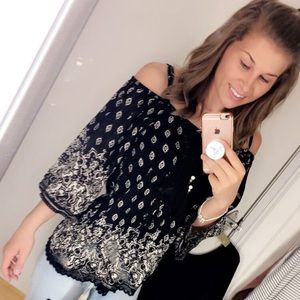 Off the shoulder shirt! Size S