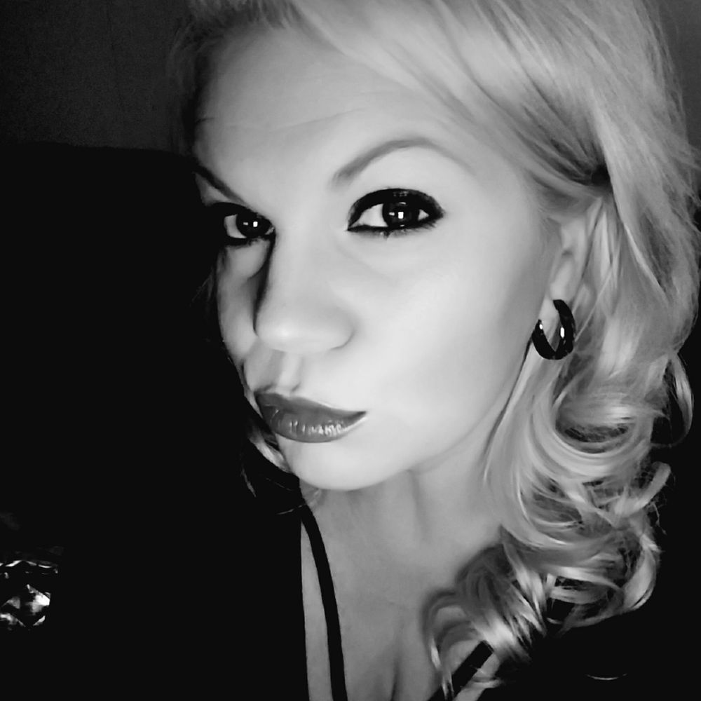 Meet your Posher, Selena