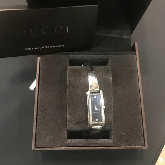 Gucci women\'s G line  stainless steel watch