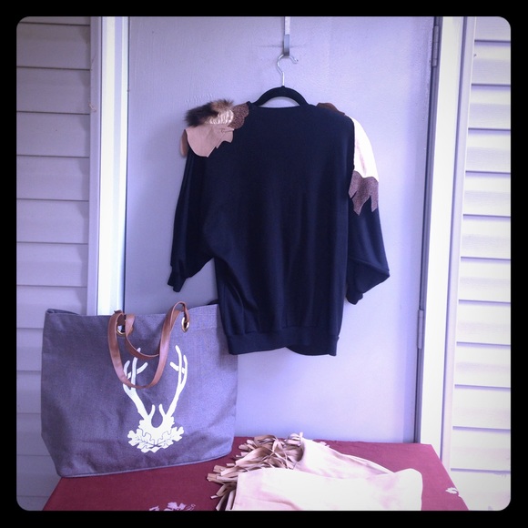 😊😊Faux Fur Top - Picture 4 of 5