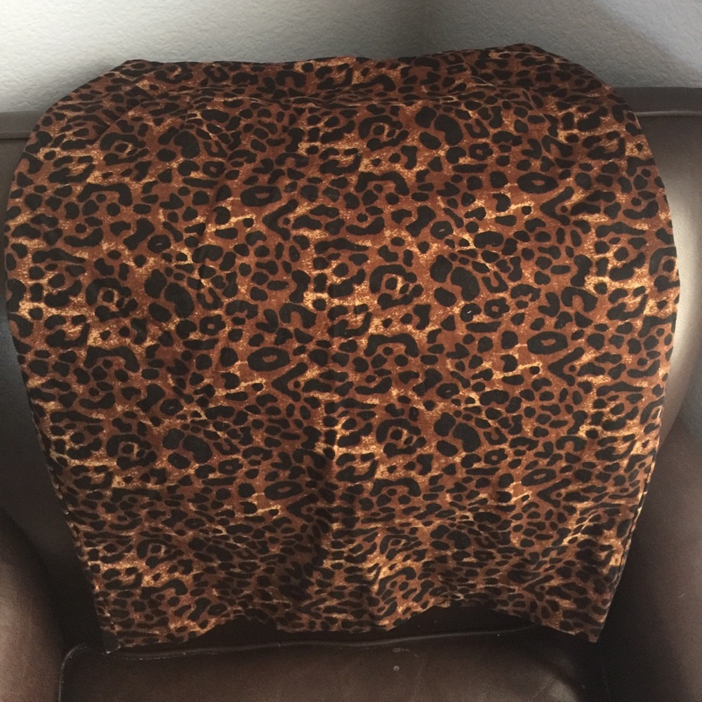 Leopard print pencil skirt.