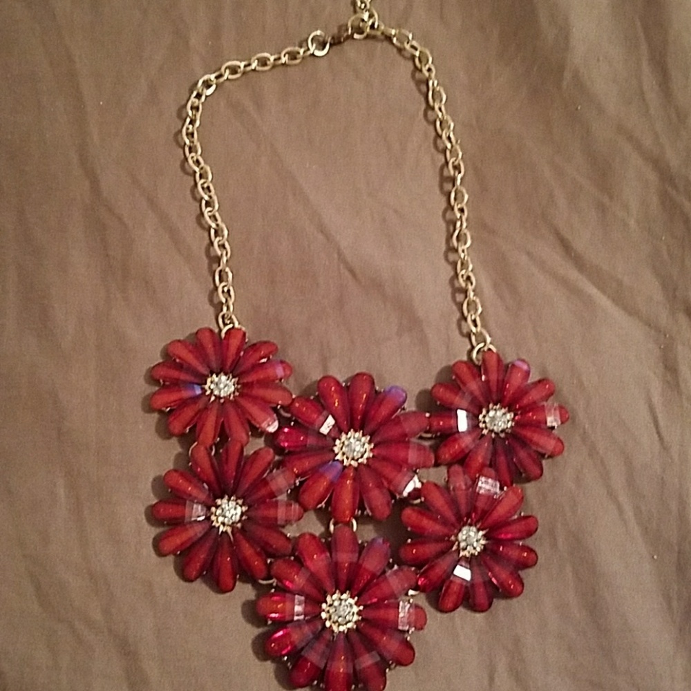 Necklace no scratches. EUC