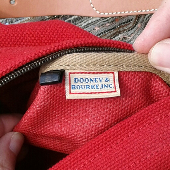 Dooney & Bourke red canvas shoulder bag - Picture 3 of 5