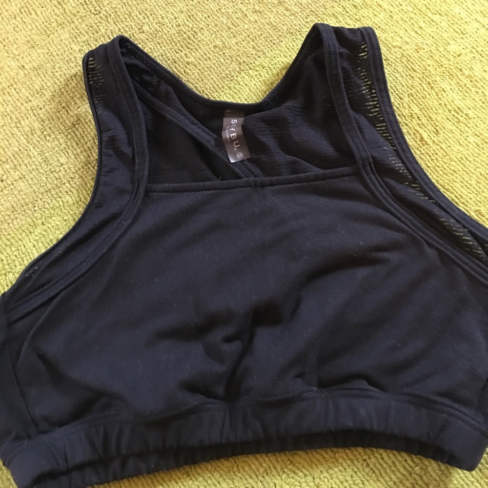 Black high support sports bra