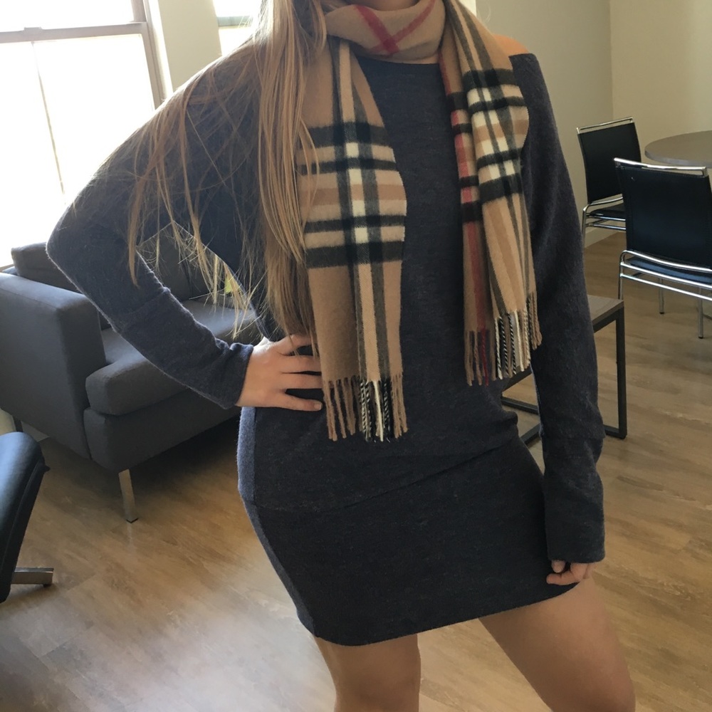 Baggy sweater/dress with tights