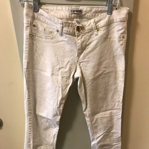 white patterned jeans