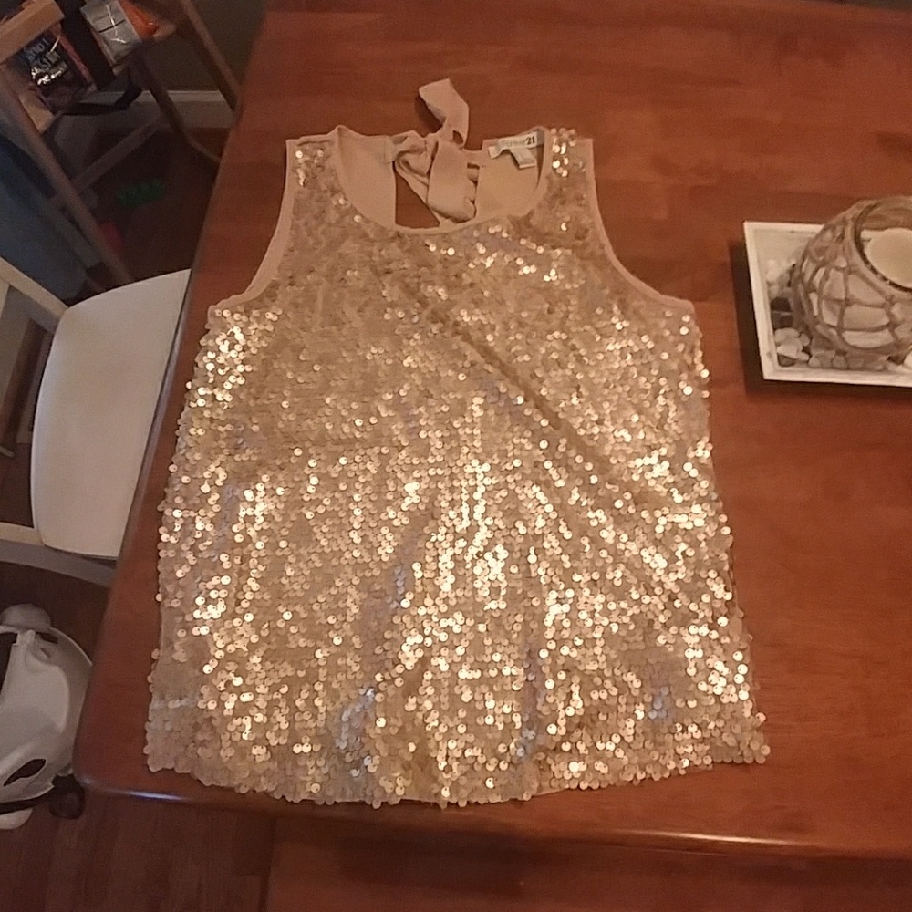 Sequin top..NEW