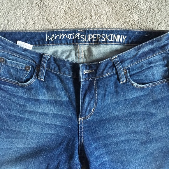 Jeans - Picture 2 of 4