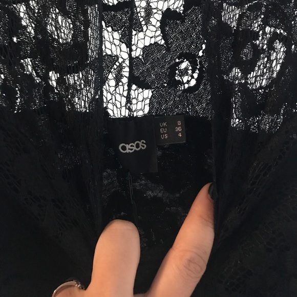 Lace dress - Picture 2 of 2