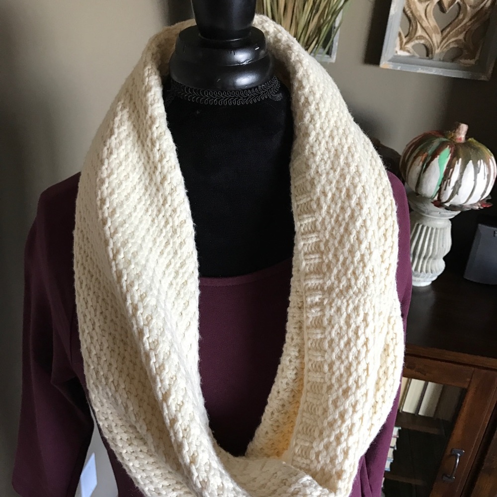NWT Supersoft Cream Circle Scarf