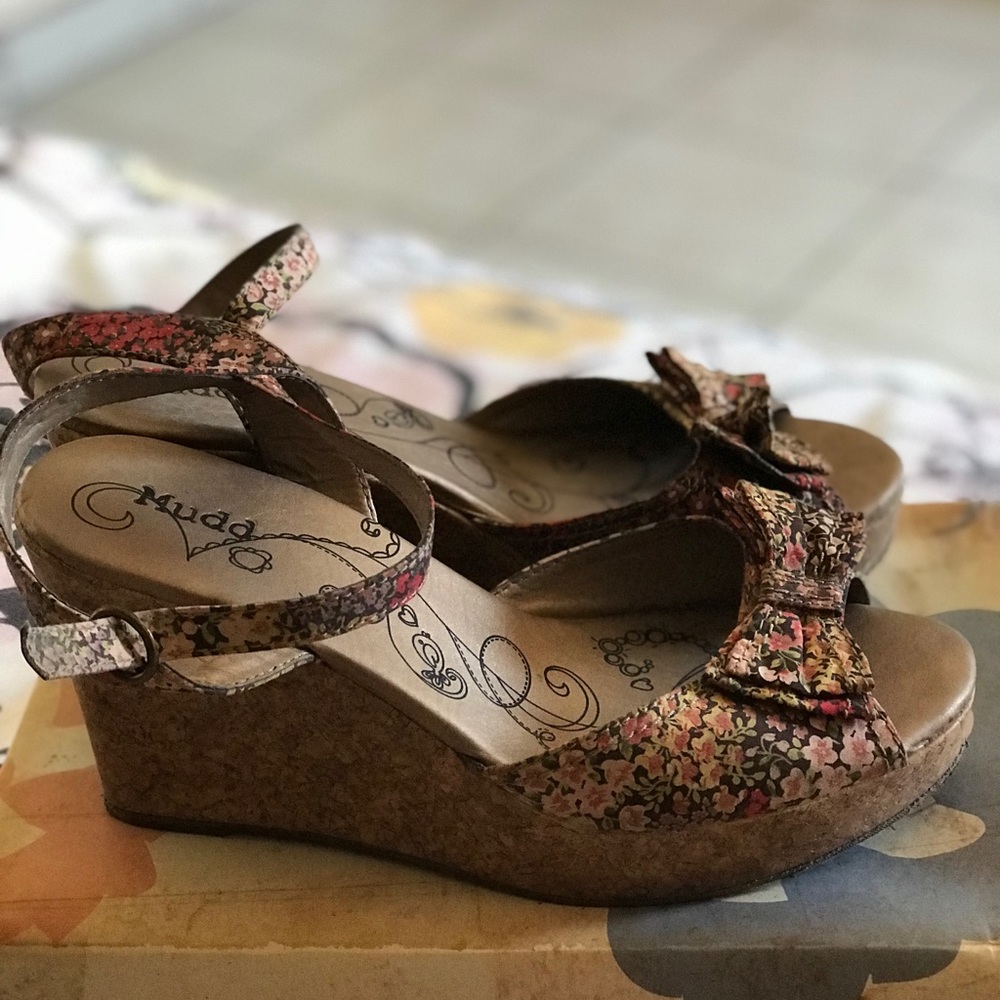 multicolored platform