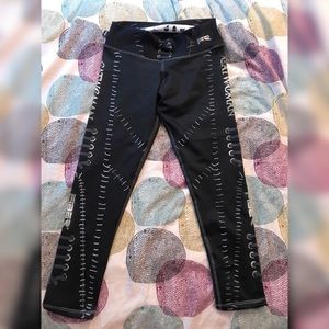 Fiber Catwoman Cropped Leggings