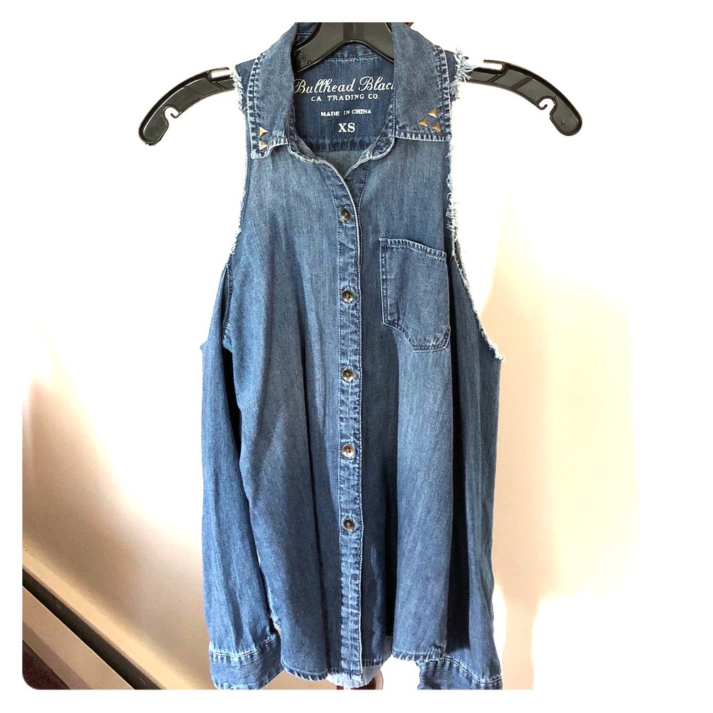 Shoulder less denim top