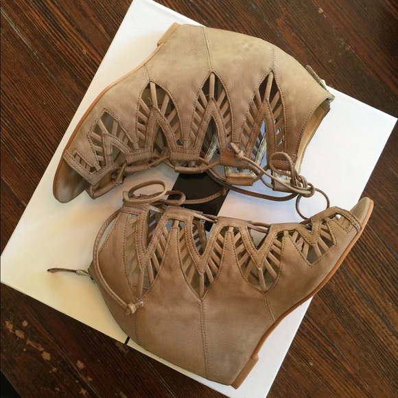 Dolce Vita shandy wedges - Picture 2 of 7