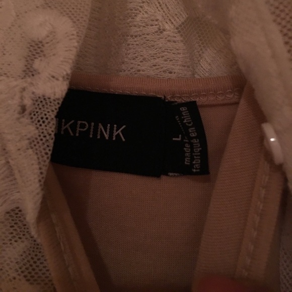 NEW W/OUT TAG MINKPINK DRESS IN TAN & WHITE LARGE - Picture 4 of 4