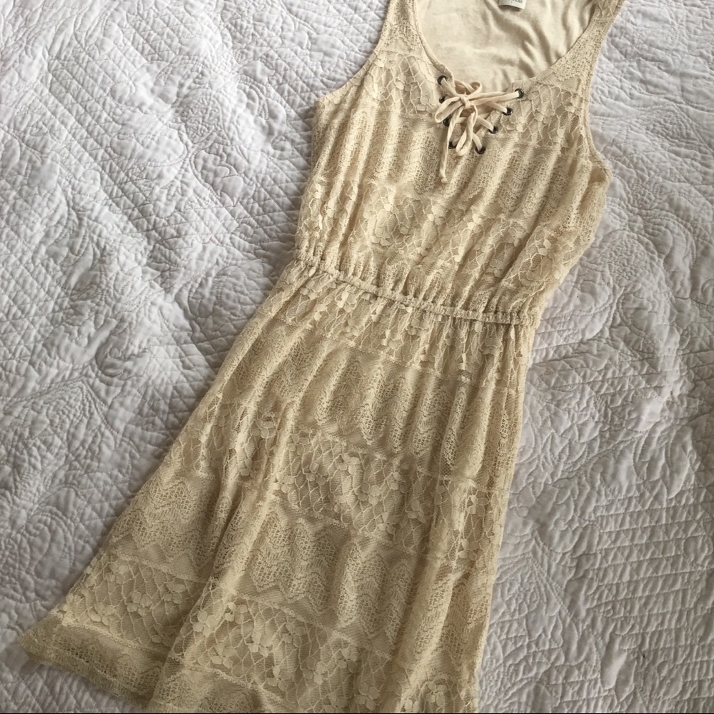 Gorgeous Ella Moss cream-colored lace dress, small