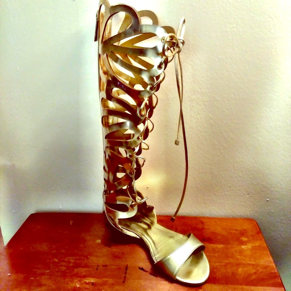Gold Gladiator Flats sz 8 lace up leg