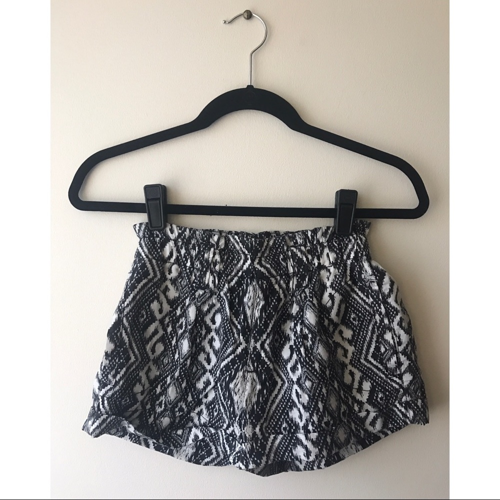 American Eagle Tribal Pattern Shorts 🖤
