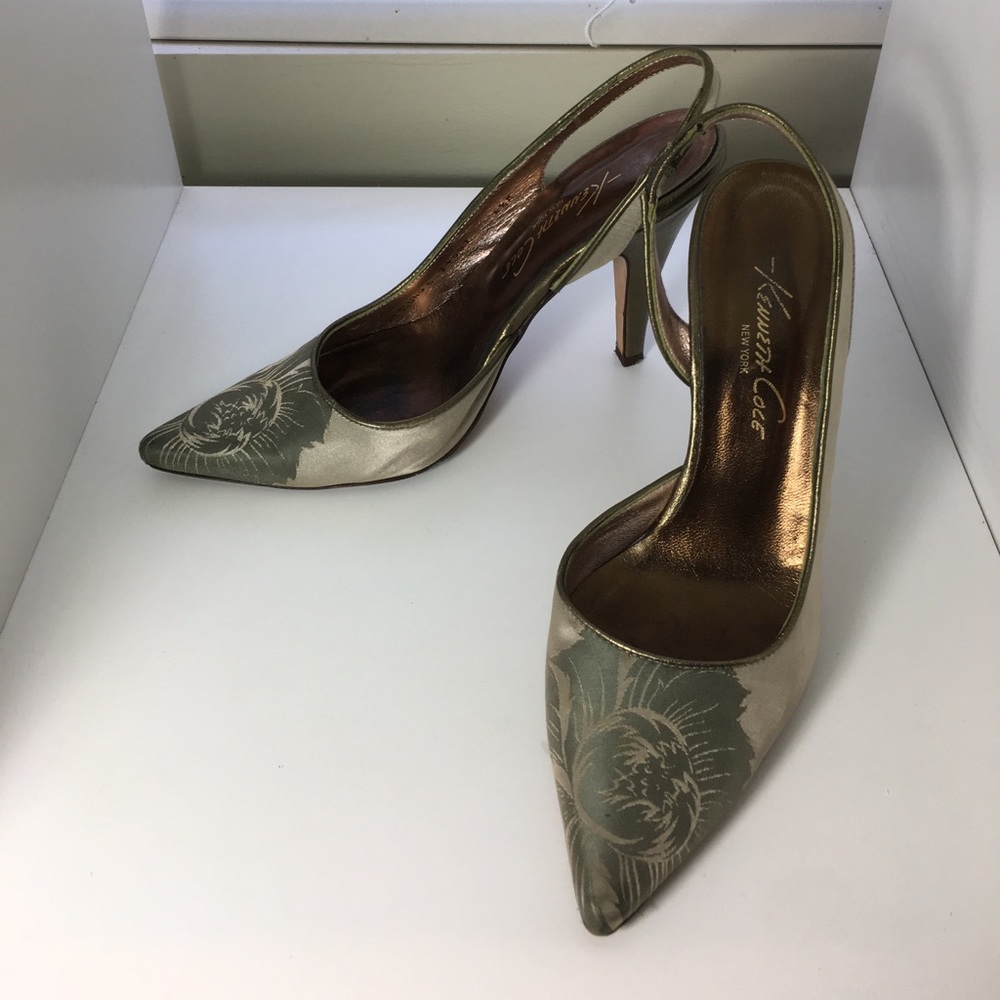 Pointed toe heels