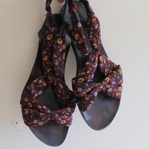 Floral Cloth Sandals