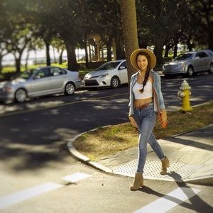 Meet your Posher, Becca