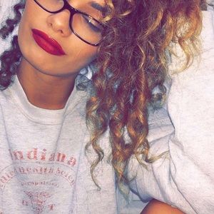 Meet your Posher, Sam