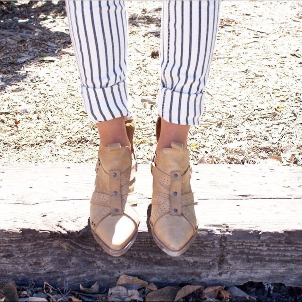 NIB Tan Hardcore Harness Vegan Ankle Boot - Picture 7 of 8