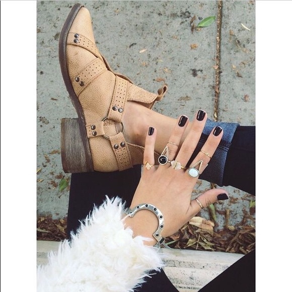 NIB Tan Hardcore Harness Vegan Ankle Boot - Picture 8 of 8