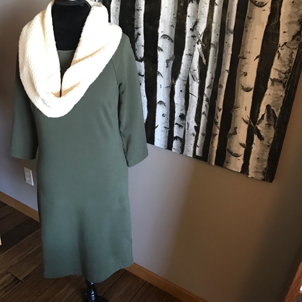 Love, Hanna Anderson Green Sheath Dress