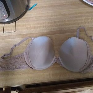 36 D nude Victoria Secret bra