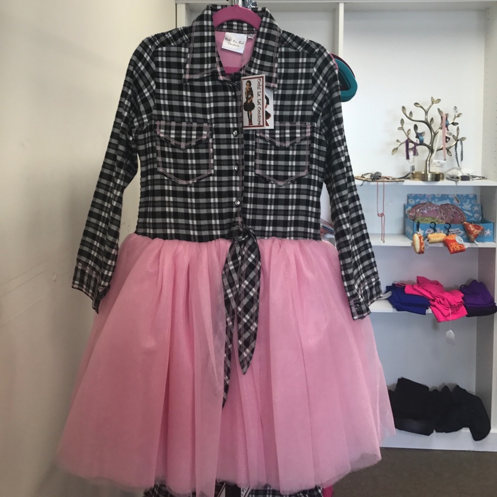 Adorable dress!