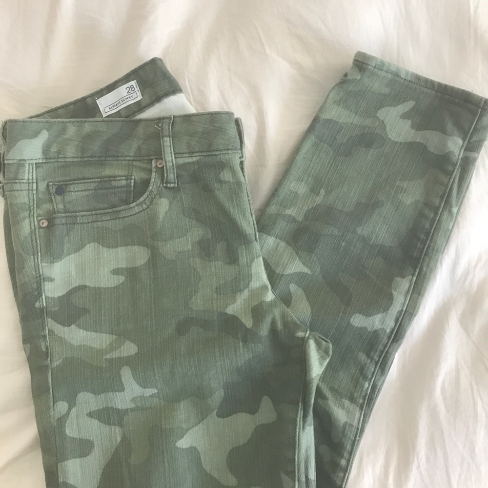 GAP Ankle length camo skinnies