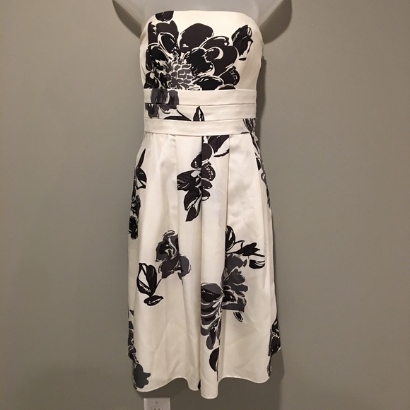 Ann Taylor Dresses & Skirts - Ann Taylor Strapless Silk Dress Size 6