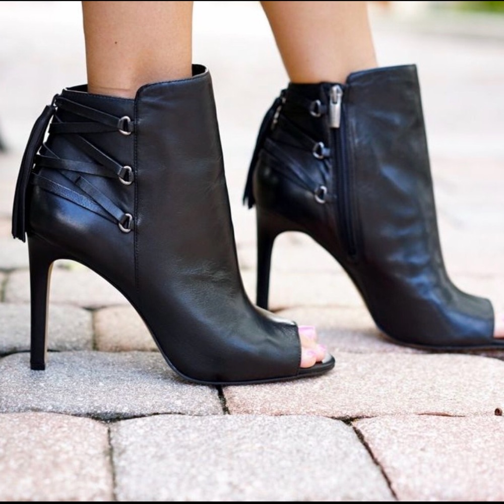 VINCE CAMUTO BOOTIE