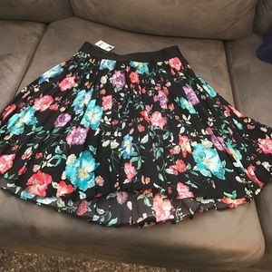 High waisted floral print pleated skirt