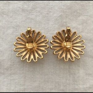 Vintage MONET Clip on Earrings