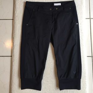 Lyle & Scott Navy Capri Pants