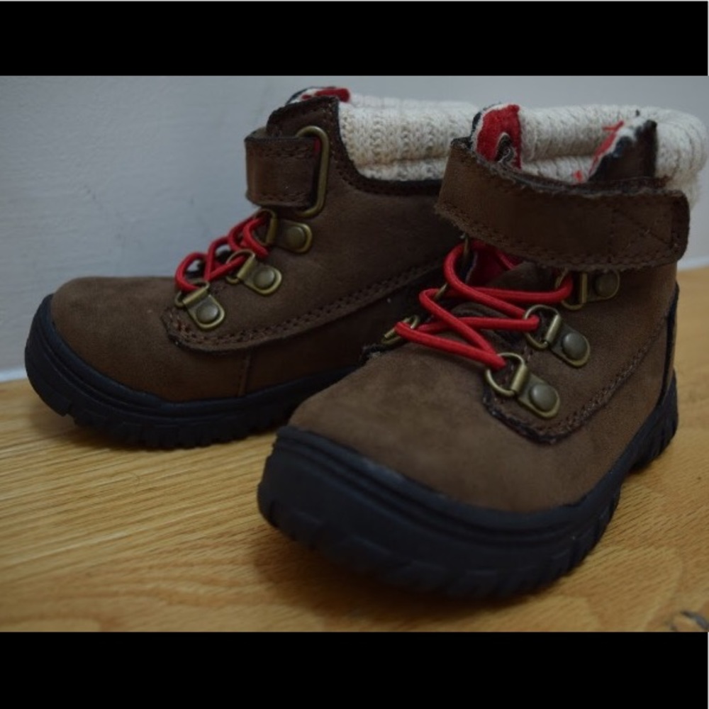 NWT Size 5 toddler winter boots
