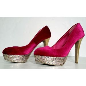 GUESS Suede Platform Pump High Heels Size 7.5