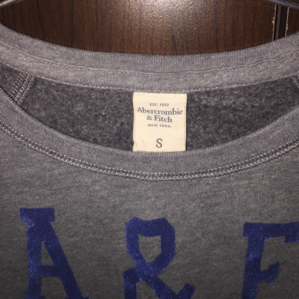 Sweatshirt - Picture 3 of 4