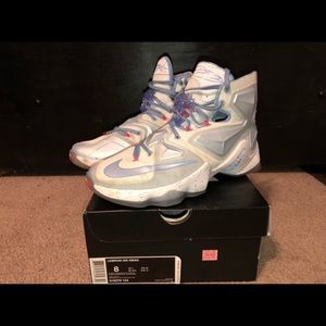 LeBron 13 Christmas