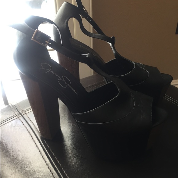 Jessica Simpson heels - Picture 4 of 4